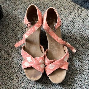 Toms wedges